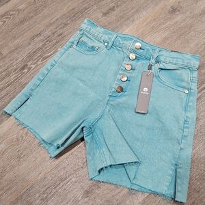 Nwt Super Soft And Stretchy Tractr Dyed Denim Shorts